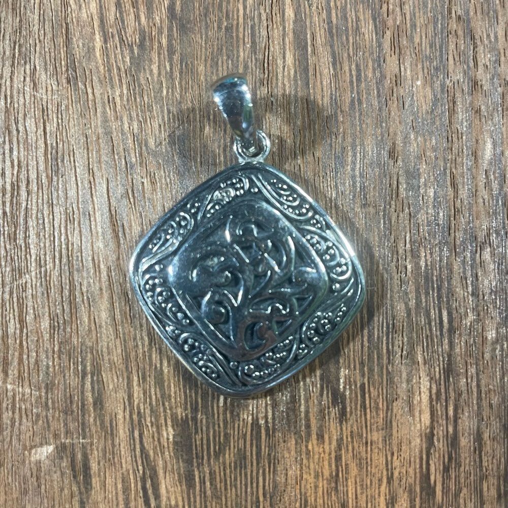 Vintage gothic style Lia Sophia Sheridan pendant
